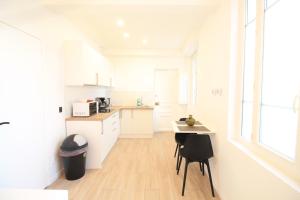 Appartements Disponible - Appartement Entier - Matelas Emma - RER B Laplace, 5mn Paris - 2 pers - Parking Rue Gratuit - Tout equipe - RDC - 1 : photos des chambres
