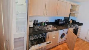 AO Home Lettings - Ferry Quays - Brentford