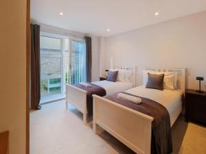 AO Home Lettings - Ferry Quays - Brentford