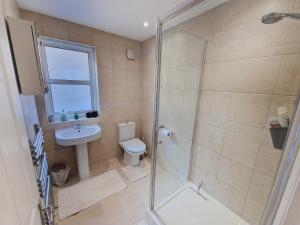 AO Home Lettings - Ferry Quays - Brentford