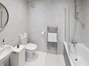 AO Home Lettings - Ferry Quays - Brentford