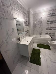 Pyramids Modern 3-BR House