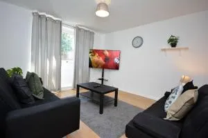 3 Bed House By White Hart Lane - 埃德蒙顿