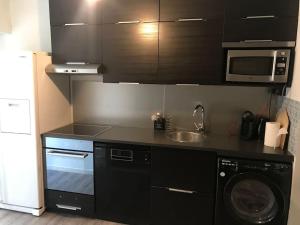 Appartement terrasse piscine et accès plage