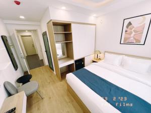 Phòng Giường Đôi Lớn Loại Sang (Deluxe Queen Room)