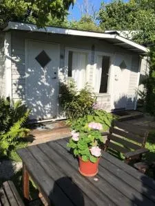 Strandnära Stuga Anna - Skälsö