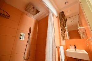 Deluxe Double or Twin Room room in Little Italy Boutique Hostel