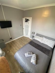 Modern Quiet City Center Airport 2 Bedroom Apartment