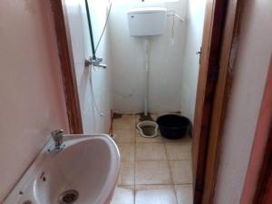 3 Bed Guesthouse with with Water, Electricity Wifi