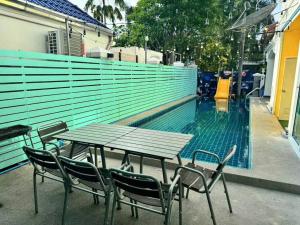 芭提雅南路4卧4卫 Blue Star Pool Villa 近步行街和夜市