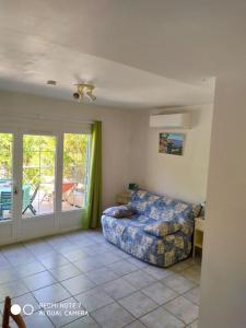 VAR Studio Rez de chaussée - bord mer et campagne - au calme loin du béton