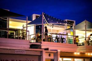 Waveติดหาดบางเสร่