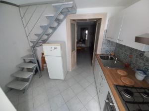 Agenzia Aprea, La Casa di Rosy