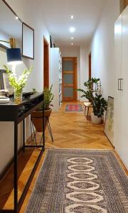 Mokotowska Wilcza Plac Trzech Krzyży free parking