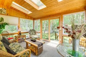 Walk to Restaurants Lake Harmony Townhome! - Blakeslee