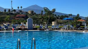 Nomads Nest - Sea View Apartment with Pool - Ideal for Vacation & Remote Work