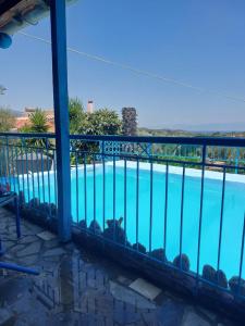 Πέτρινο Σπίτι με Πισίνα