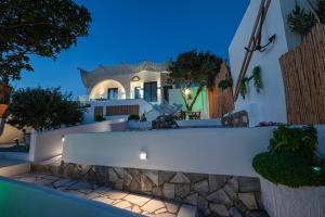 VETUS PORTUM SUITES TINOs
