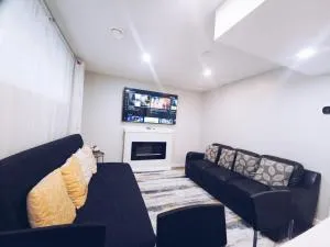 Cozy 2 Bedroom Suite, Queen Beds, Near the Airport - Leduc