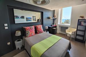 B&B / Chambres d'hotes La LUNA of MARSEILLE - VILLA D'ARCHITECTE B&B : photos des chambres