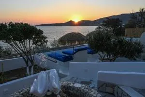 VETUS PORTUM SUITES TINOs - 基奥尼亚