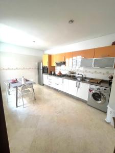 Magnifique Appart avec piscine, Wifi, Clim, Parking