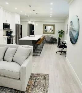 Close to Thunderbird! Your Premier Luxury Getaway! - Ленглі