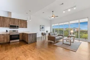 Destination at the Cedars 417 - Oak Cliff