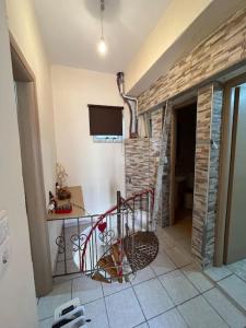 Όμορφο κατάλυμα στην κεντρική πλατεία του χωριού