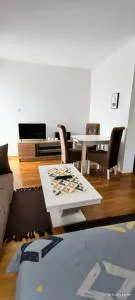 Sunflower Apartmani 2 - Sesalac