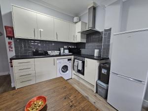 Newly refurbished apartment Central London