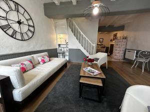 Maison de charme à Barrou, proche La Roche-Posay, cour, lave-linge, lave-vaisselle, WIFI, animaux OK - FR-1-541-110