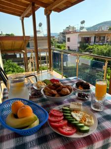 Villa Berat - View of Berat Castle & Traditional Breakfast