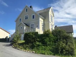 Leilighet med loft nær sentrum ,4 soverom, available for rent ONS 2024 - Randaberg