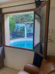 B&B / Chambres d'hotes Bed & Breakfast Le Beausejour : Chambre Double - Vue sur Piscine