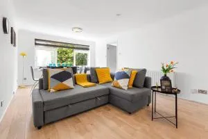 Tranquil Escape In Hertfordshire, Free Parking, 2 Bed, 2 Bath, Sleeps 6 - 布希