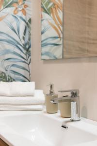 The Ciccins Apartment in Rome by Hostand