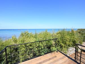 Maisons de vacances Maison spacieuse avec piscine et acces plage - FR-1-434-69 : photos des chambres