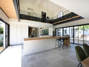 Maisons de vacances Maison spacieuse avec piscine et acces plage - FR-1-434-69 : photos des chambres