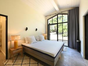 Maisons de vacances Maison spacieuse avec piscine et acces plage - FR-1-434-69 : photos des chambres