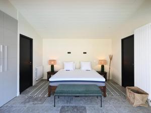 Maisons de vacances Maison spacieuse avec piscine et acces plage - FR-1-434-69 : photos des chambres