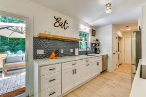 Mooresville Retreat with Patio, 1 Mi to Lake Norman!