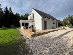 Cozy garage apartment