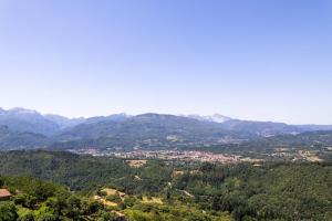 Villa Loris - History & Luxury