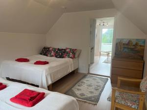 Cozy garage apartment