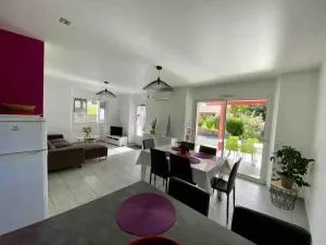 GITE URSUYA Rez de jardin et de plain-pied - Hasparren