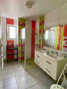 Appartements GITE URSUYA 3 etoiles de plain-pied idealement situe : photos des chambres