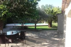 T2,PATIO avec jacuzzi,PISCINE 100m2 au pied du Luberon - 谢瓦布朗克