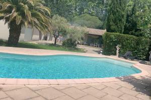 Maisons de vacances T2,PATIO avec jacuzzi,PISCINE 100m2 au pied du Luberon : photos des chambres