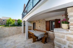 Holiday Home with jacuzzi - by TA Leut Agency